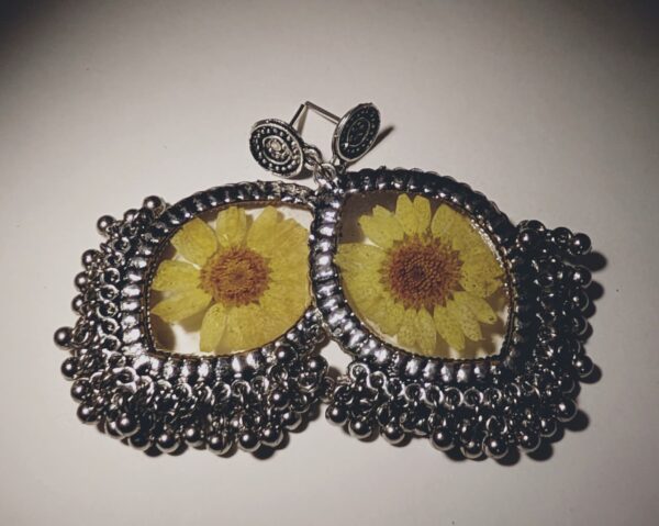 dried flowers for resin jewelry Handmade Resin & Real Dried Daisy Flower Dangle Earrings | Oxidised Silver Plated Boho Ethnic Jhumka Style(ARE-01)