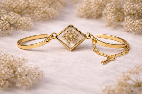 Real Dried Flower Diamond Shape Bracelet for Women | Elegant Luxury Aesthetic Jewelry Gift (ARB-08)